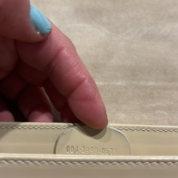 Gucci Patent Leather Clutch Handbag, Vintage (1980’s) Authentic. Light Tan/Bone - Picture 9 of 10